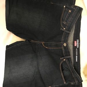 EUC👖Denizen from Levi’s 16S Dark wash denim jeans